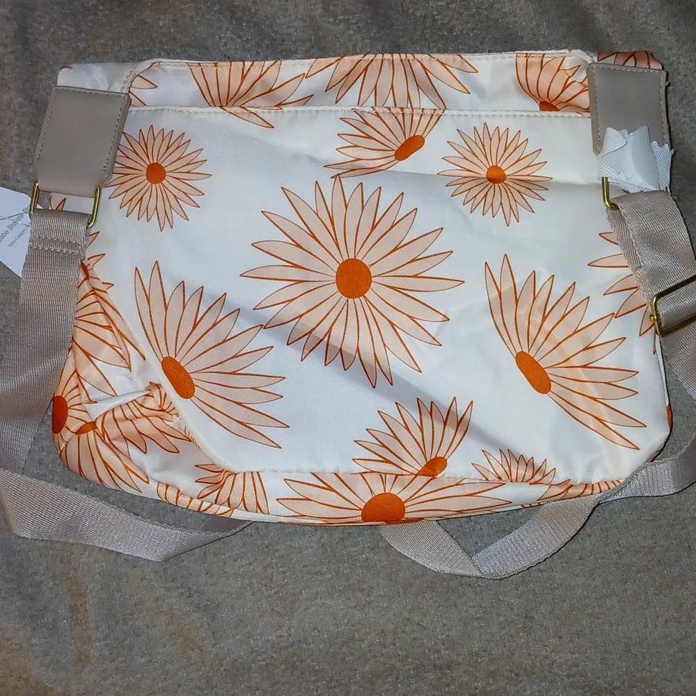 Time and‎ Tru adjustable shoulder strap bag